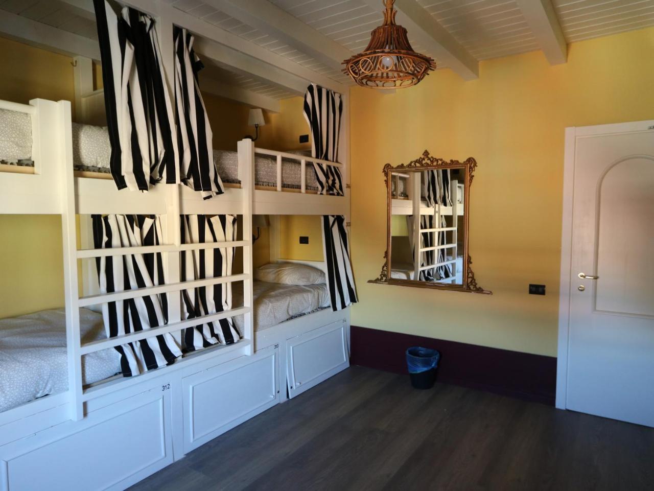 Bed 4-Bed Female Dormitory Room,756820399:JPEG